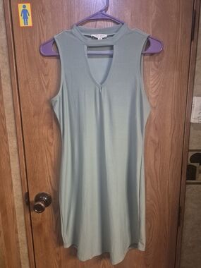 Ultra Flirt Sleeveless Mint Green Keyhole Neck Dress.   Box 46